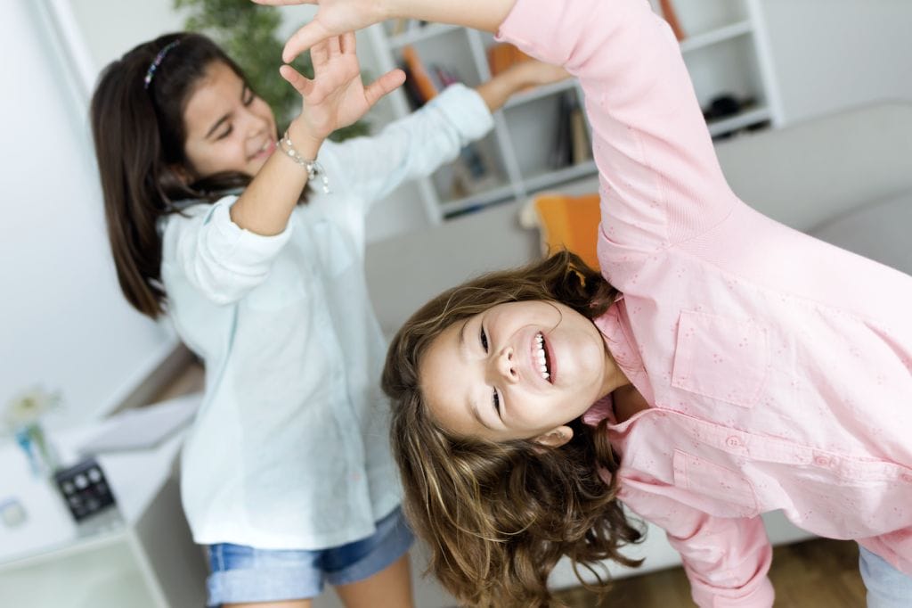 girls dancing home sm